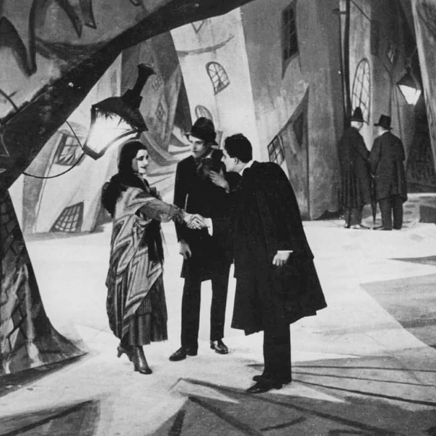 Dr. Caligari’nin Muayenehanesi (1920) filminden bir sahne