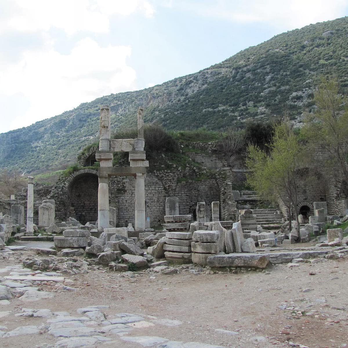 Efes Antik Kenti kalıntıları