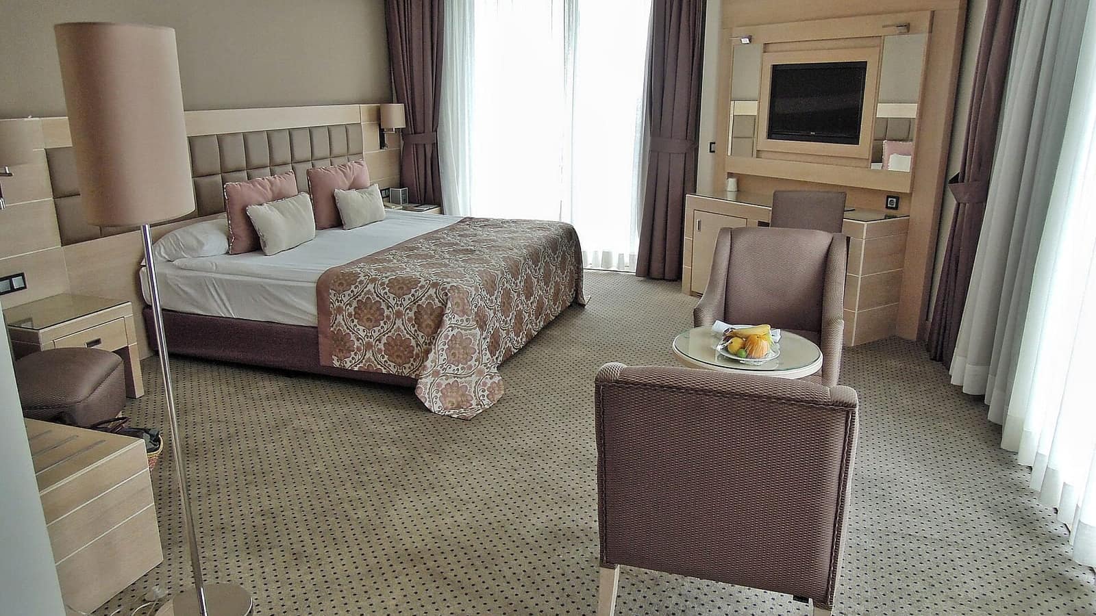 Deniz manzaralı otel odası