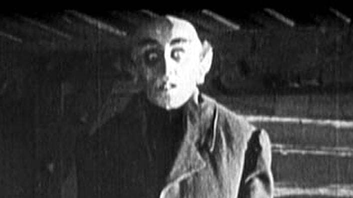 Nosferatu (1922) filminden Kont Orlok sahnesi