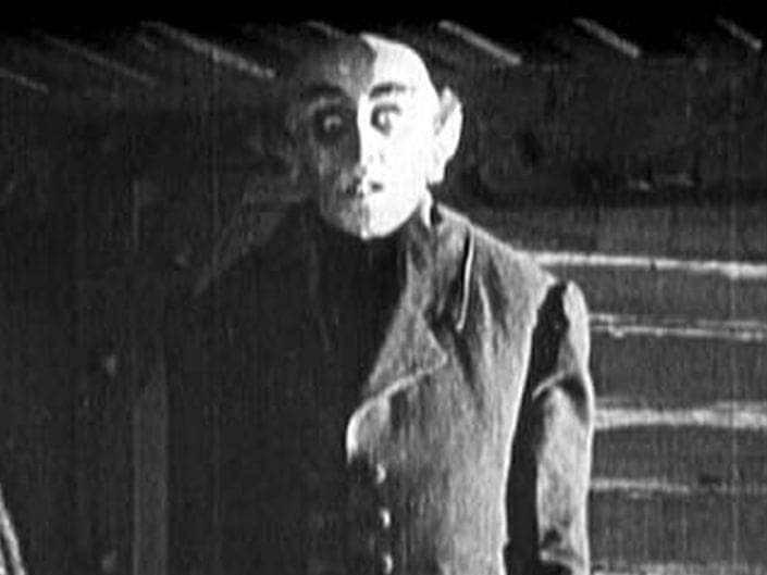 Nosferatu (1922) filminden Kont Orlok sahnesi